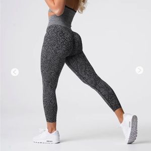 SOLD!! ⚫️NVGTN SNAKEPRINT LEGGINGS ⚫️